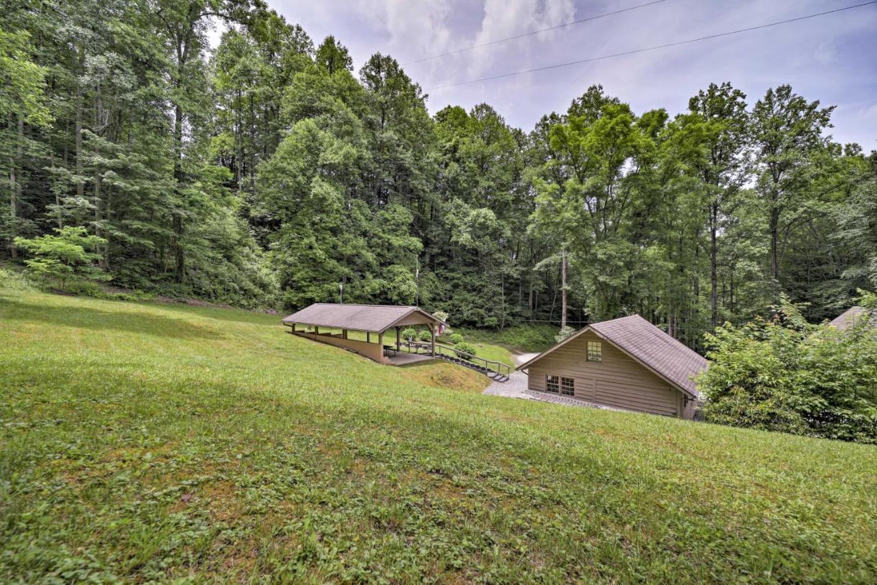 Historic Cabin Grill And Hiking Trail Access! Bryson City Exterior photo